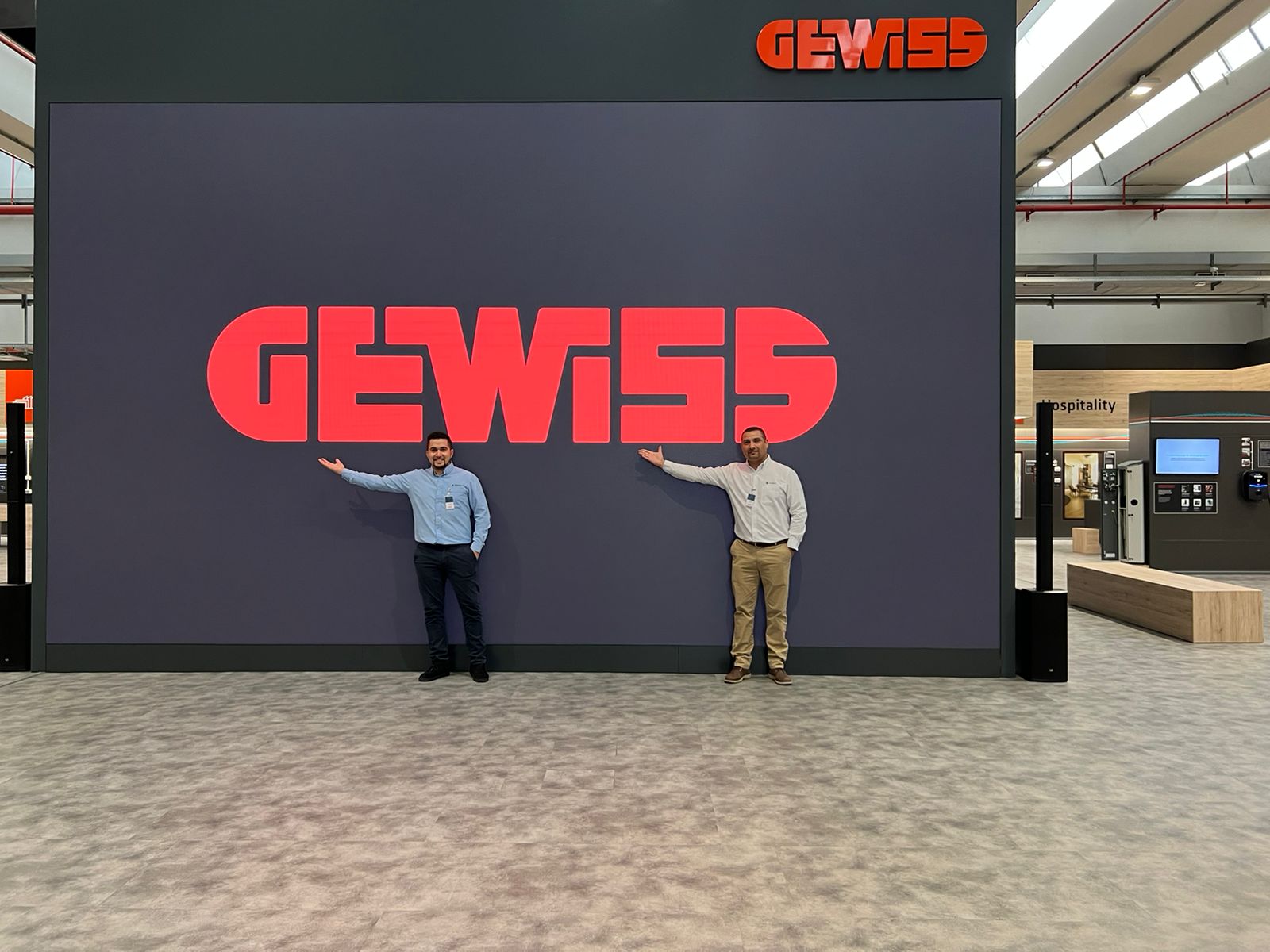 Desimat afianza lazos comerciales con GEWISS en exitosa visita a sus fábricas en Italia